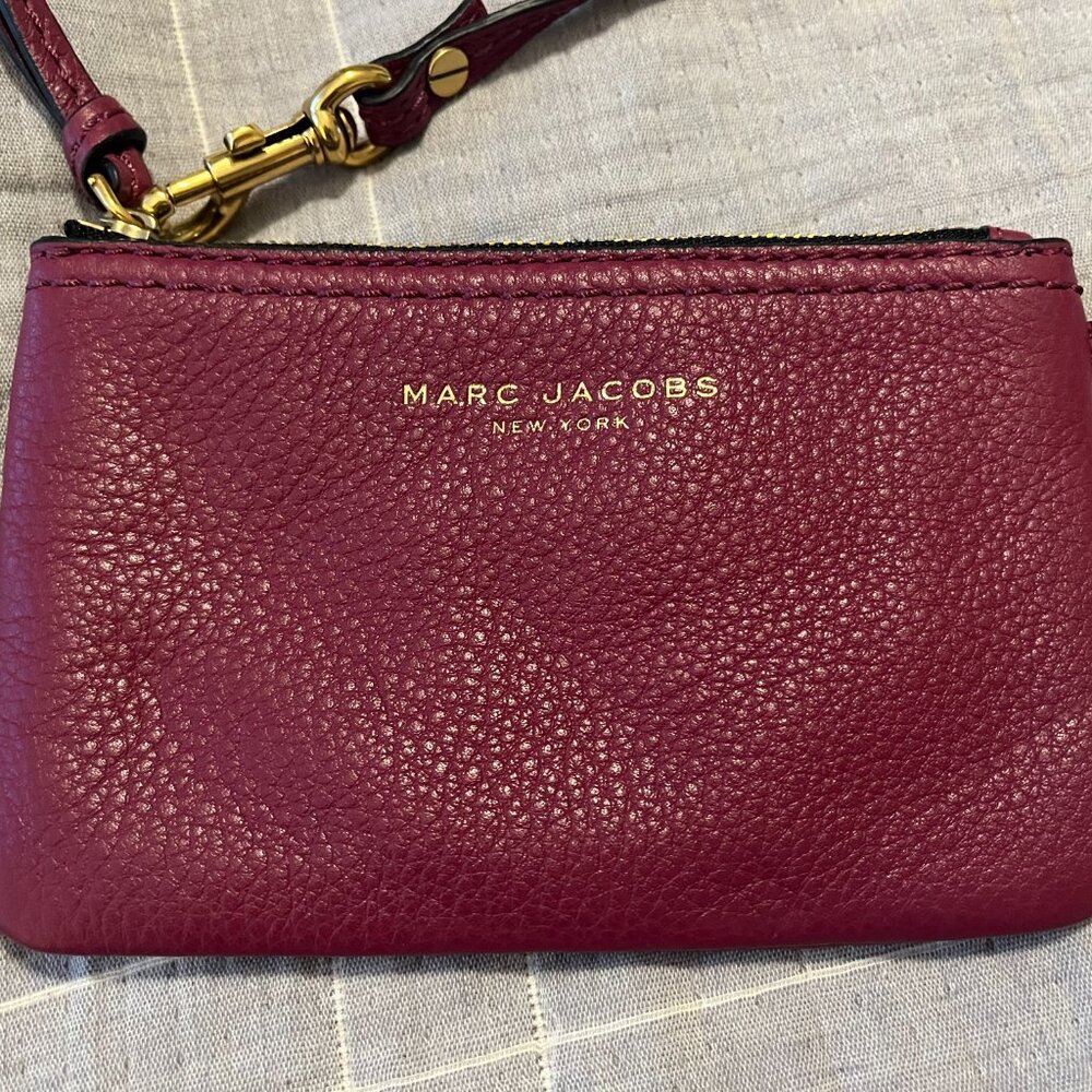 Magenta Pebble Leather MARC JACOBS Wristlet